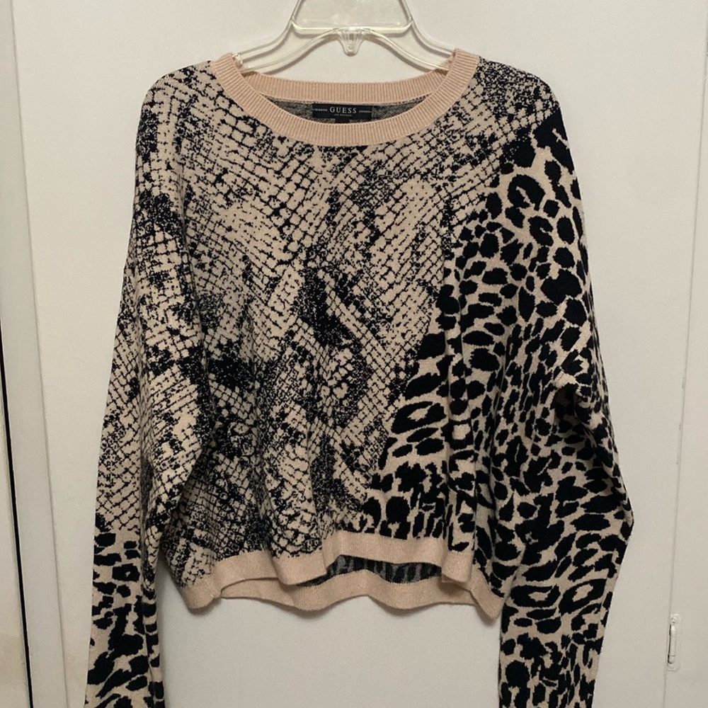Guess top